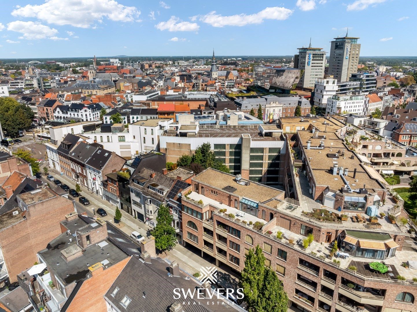 Zeer ruim luxueus penthouse in hartje Hasselt met 2 ruime terrassen foto 38