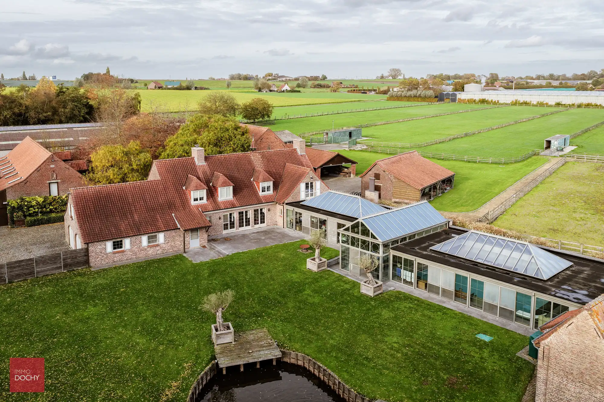 Vierkantshoeve met paardenaccommodatie op ca. 5,3ha foto 13