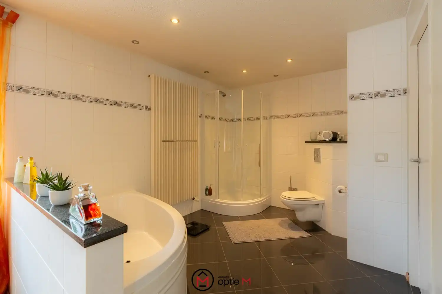 Instapklare woning te koop met mooie tuin in Stevoort foto 33