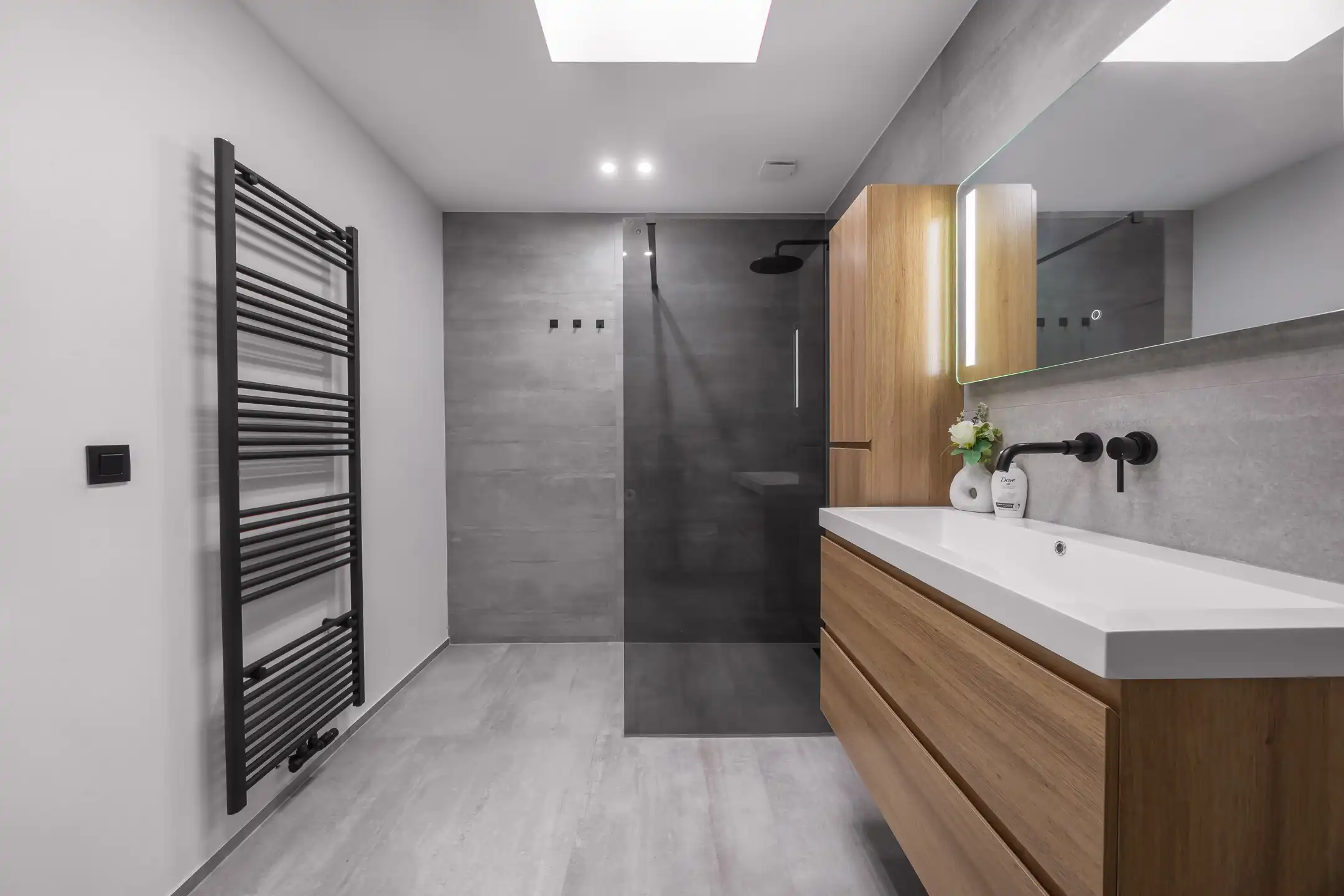 Volledig gerenoveerde woning in het hart van Wijnegem foto 22