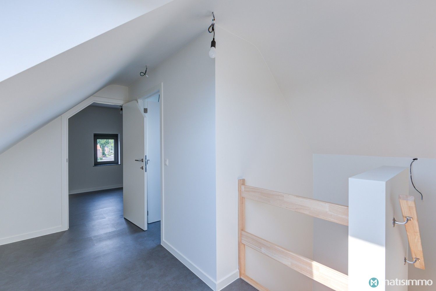 INSTAPKLAAR DUPLEXAPPARTEMENT MET 2 SLAAPKAMERS EN CARPORT IN MOPERTINGEN (BILZEN) foto 12
