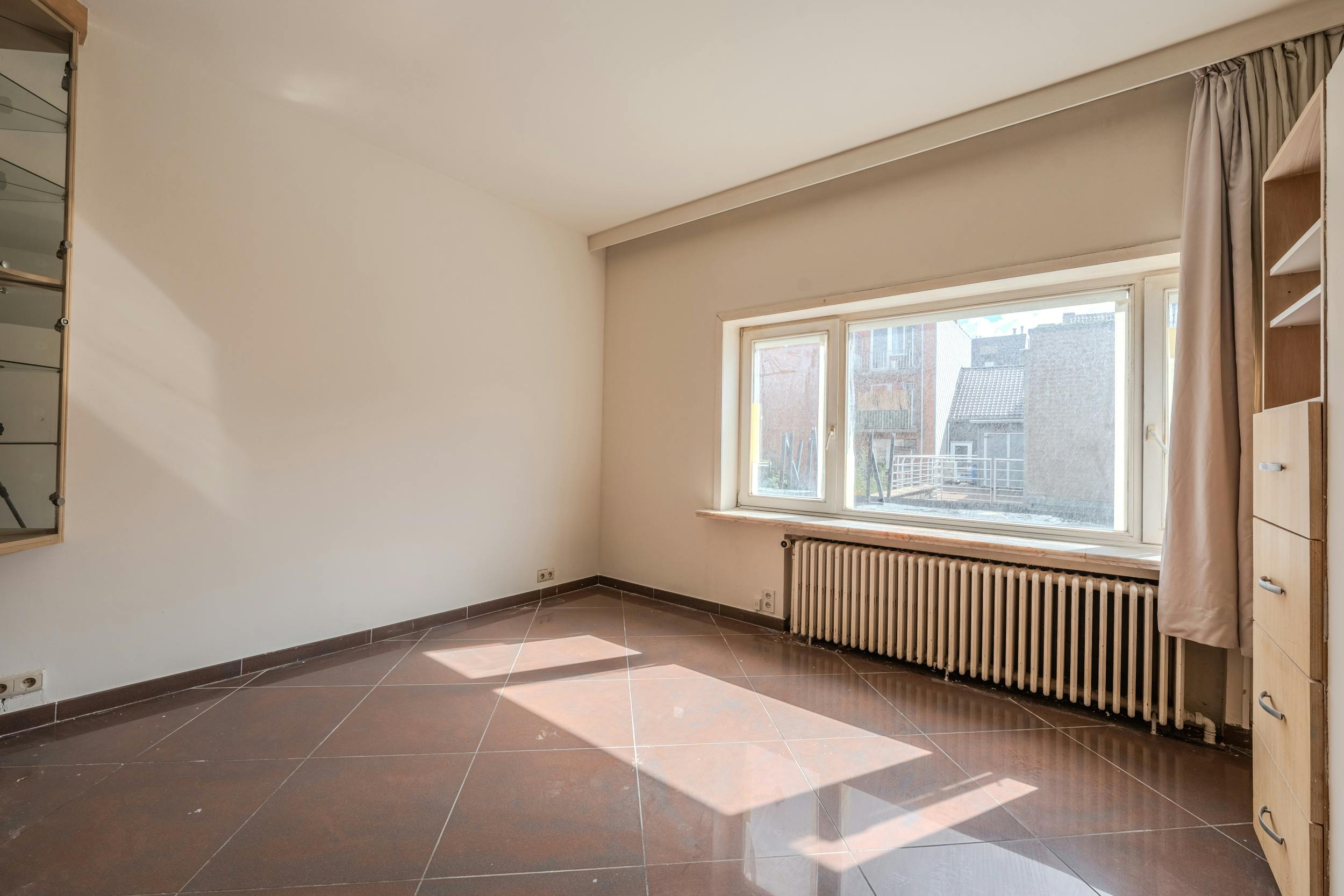 Hoekhuis met veel potentieel te koop te Mariakerke foto 11