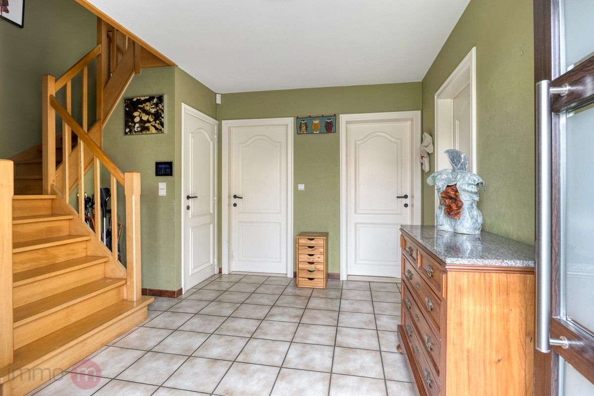 Prachtige villa (open bebouwing) met adembenemend uitzicht in rustige omgeving met 5 slaapkamers. foto 4