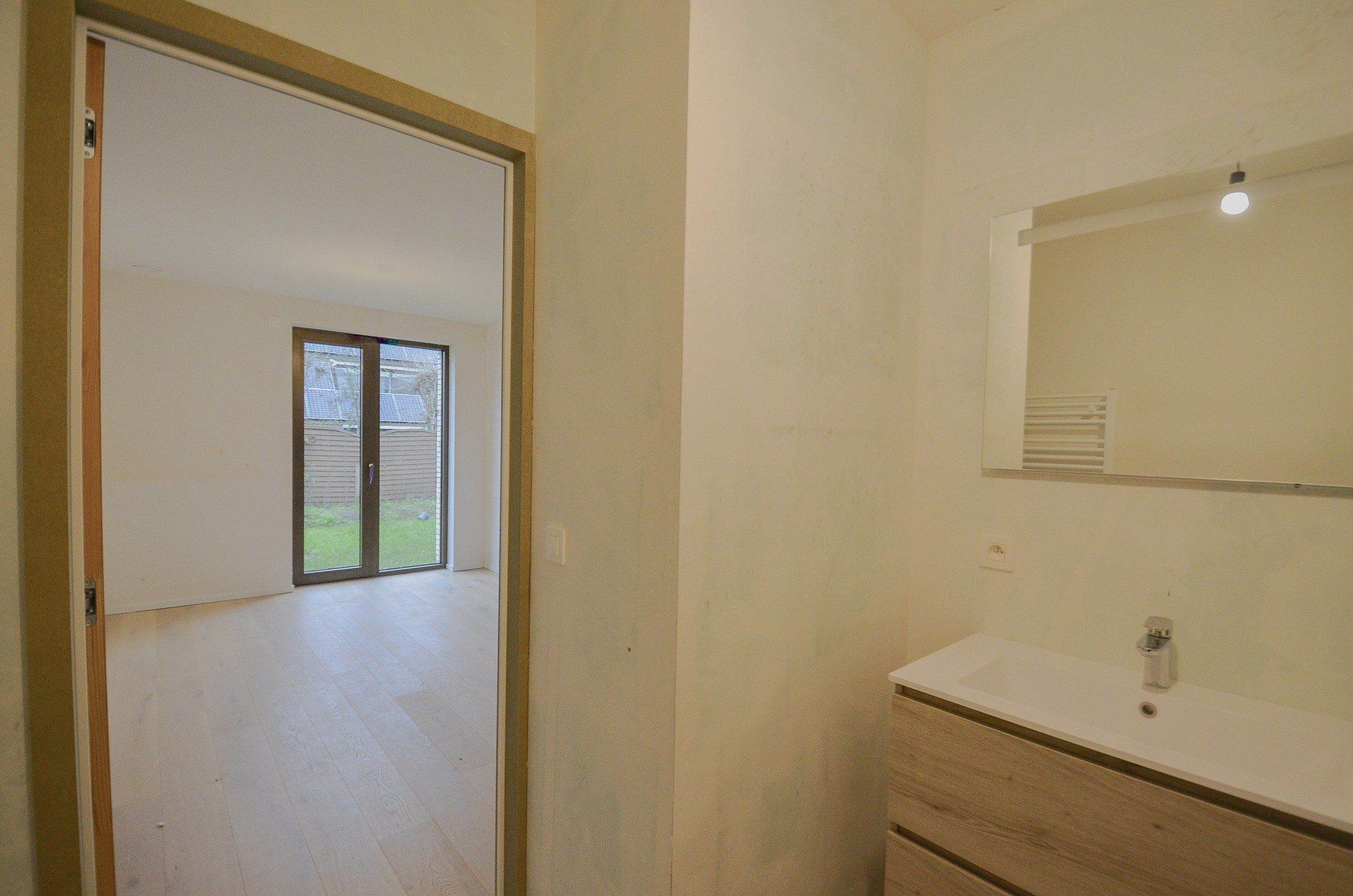 Nieuwbouw BEN-woning(bijna energie neutrale woning) in een autovrije, groene omgeving. foto 13