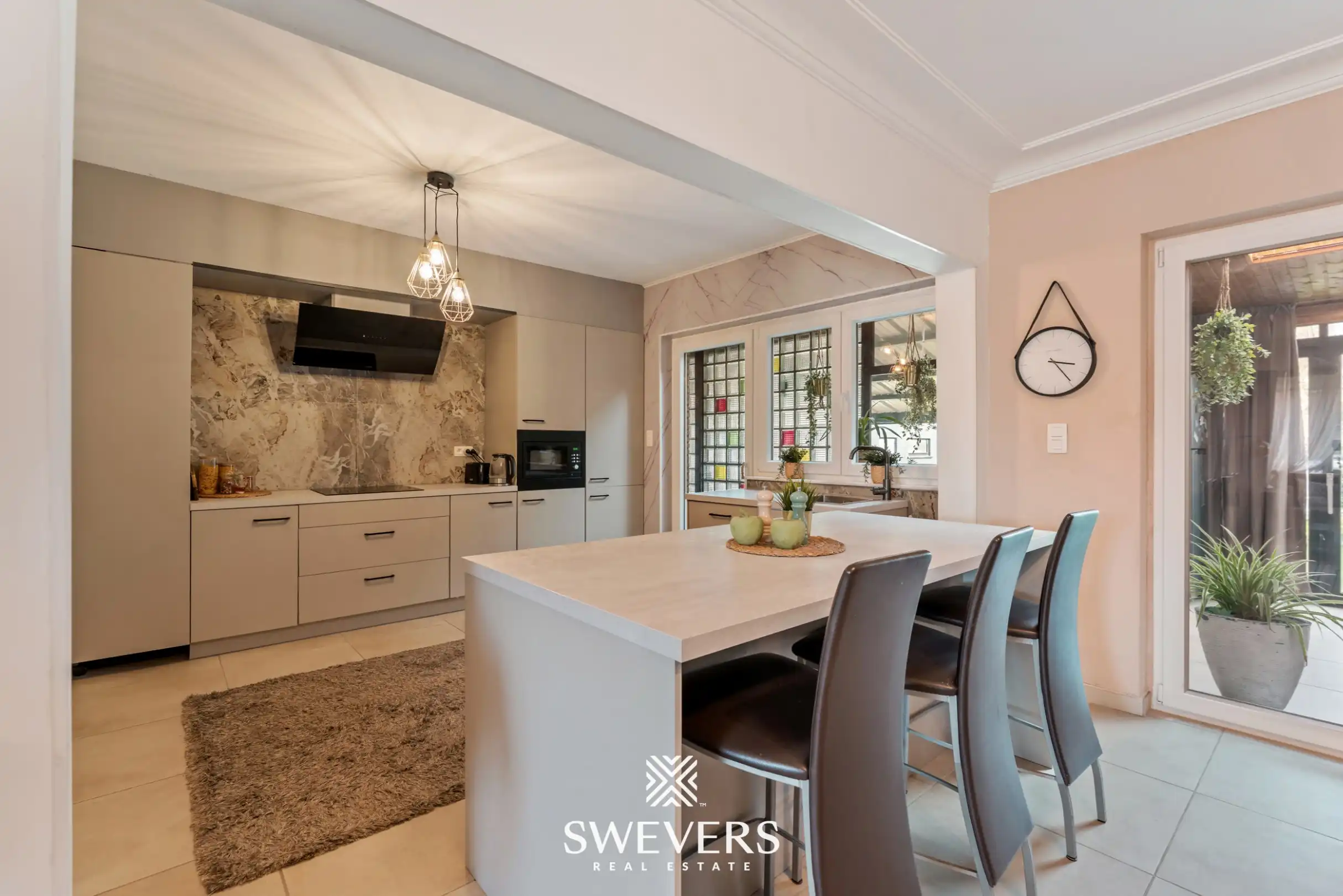 Instapklare, energiezuinige gezinswoning met 5 slaapkamers in rustige buurt van Alken foto 9