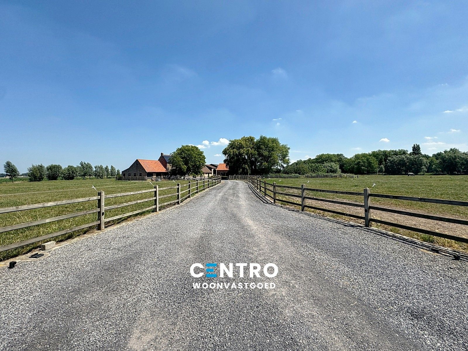UNIEK gelegen hoeve op TOPligging te Zuienkerke! foto {{pictureIndex}}