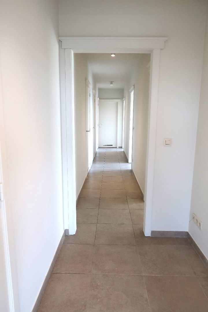 Ruim appartement met 3 slaapkamers foto 6