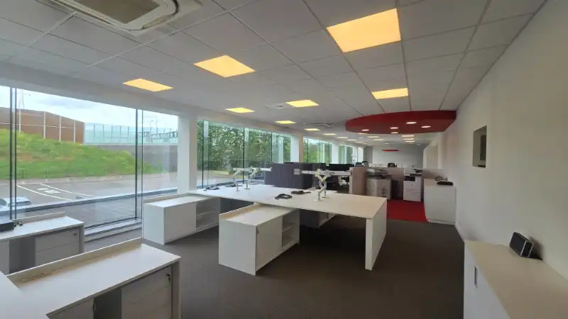 Bedrijfsgebouw te huur foto 7