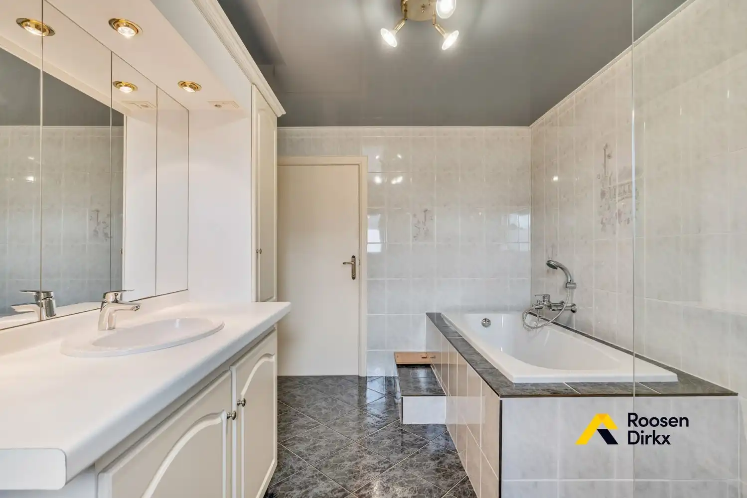 Degelijke, perfect onderhouden woning op 9 are, op fietsafstand van het centrum! foto 21