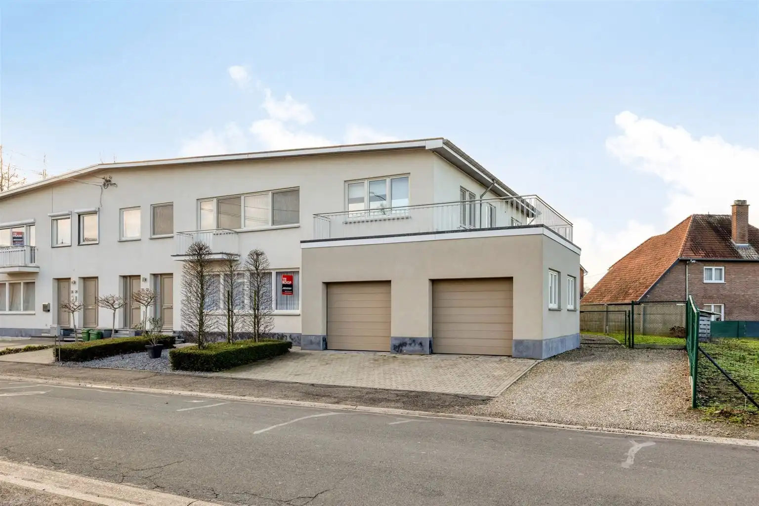 Zeer ruim 4-slaapkamerappartement met ruime terrassen en een afgesloten garage, gelegen nabij het centrum van Maaseik. foto 23