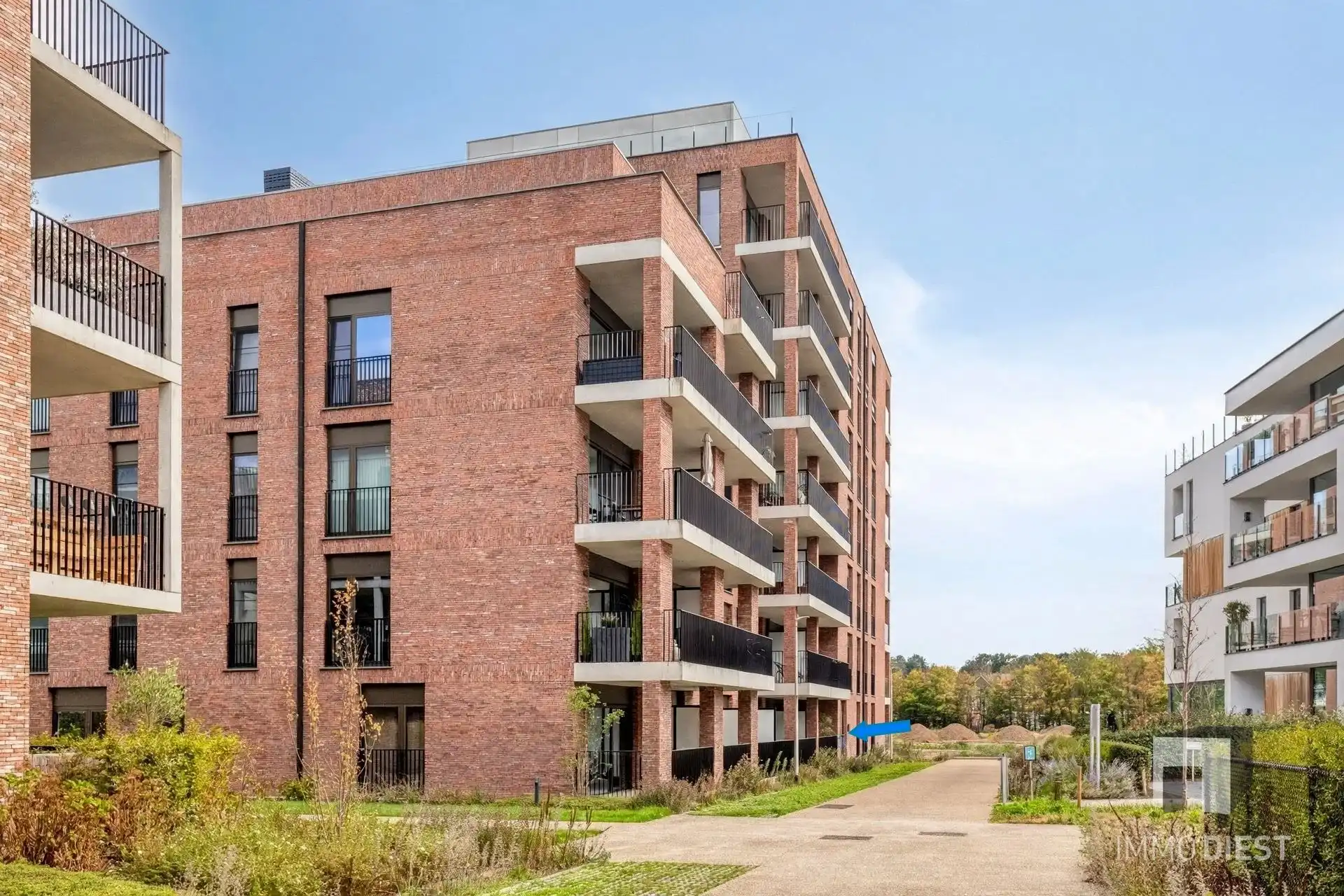 Gelijkvloers appartement met 3 slaapkamers, 2 terrassen en parking foto 2