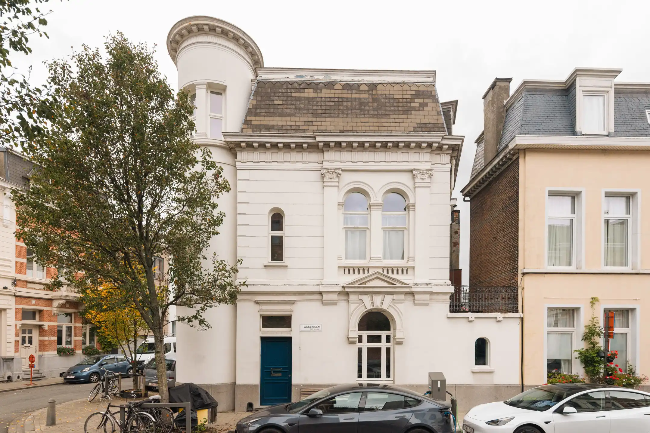 Hoofdfoto van de publicatie: ZURENBURG - Uniek hoekpand met 3 ruime slaapkamers 