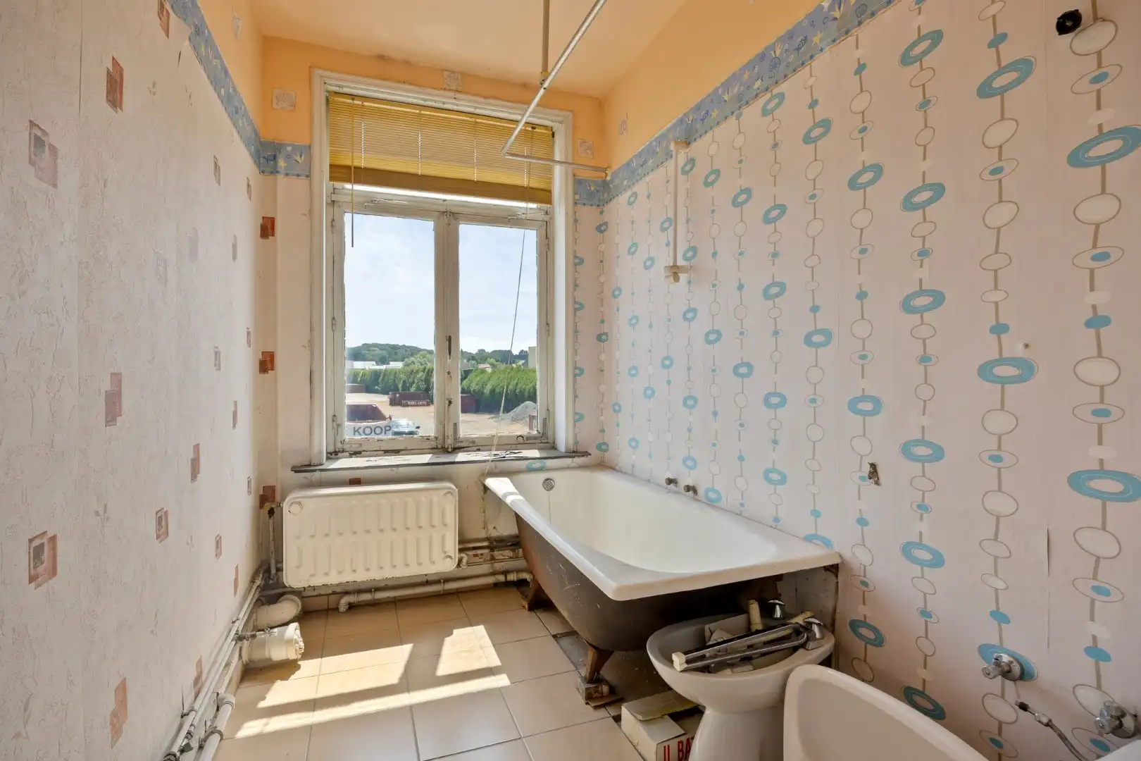 Ruime te renoveren woning met 3 slaapkamers in Lubbeek met doorgang langs het perceel van de buren. EPC: 736 KWH/m² foto 18