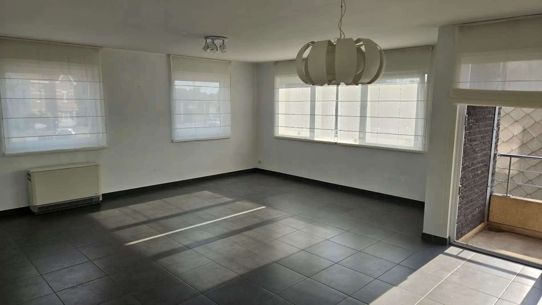 Ruim appartement met 2 slk, terras en garage foto 9