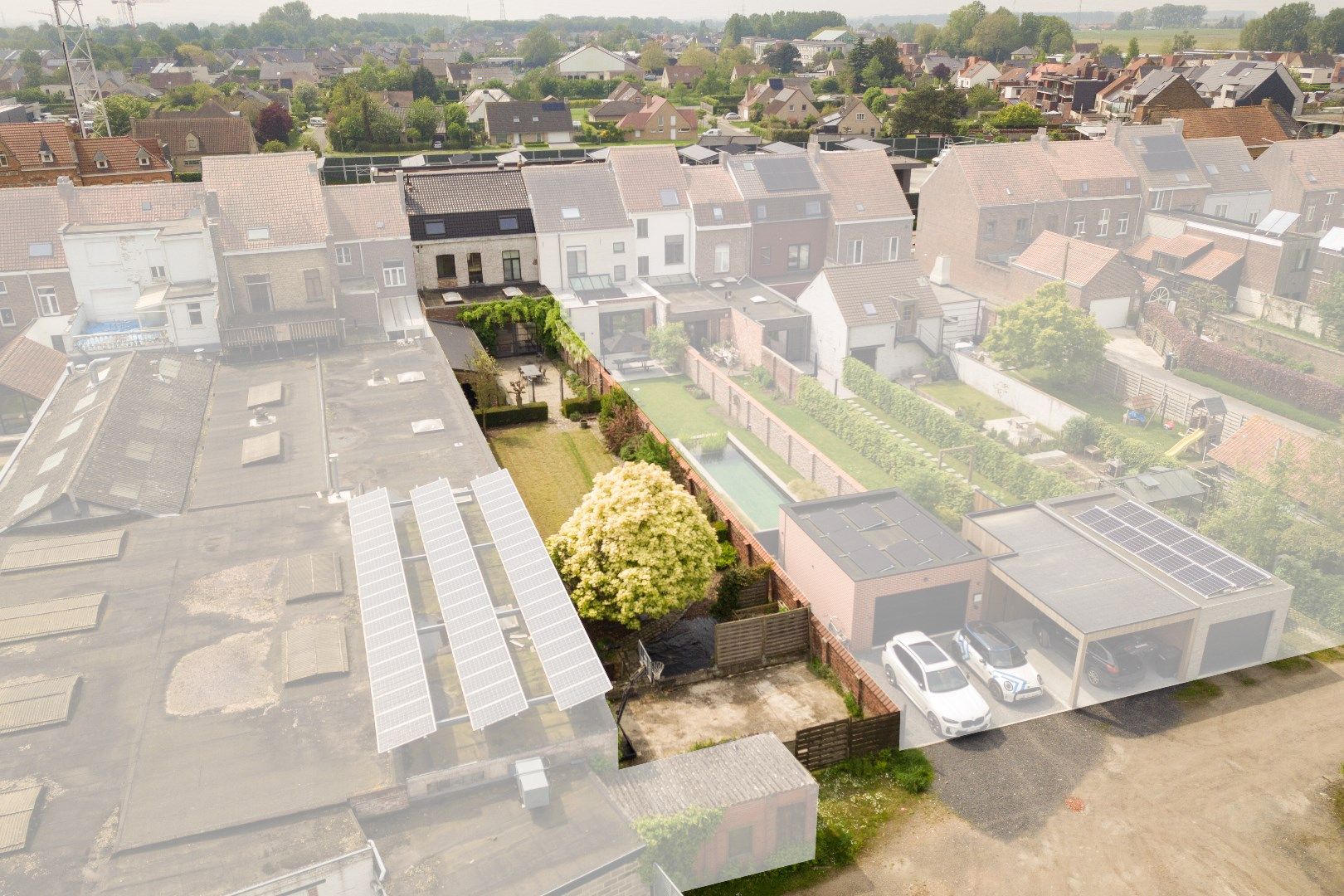 BURGERWONING MET 5 SLPKS,  TUIN EN HUURGARAGE foto 2