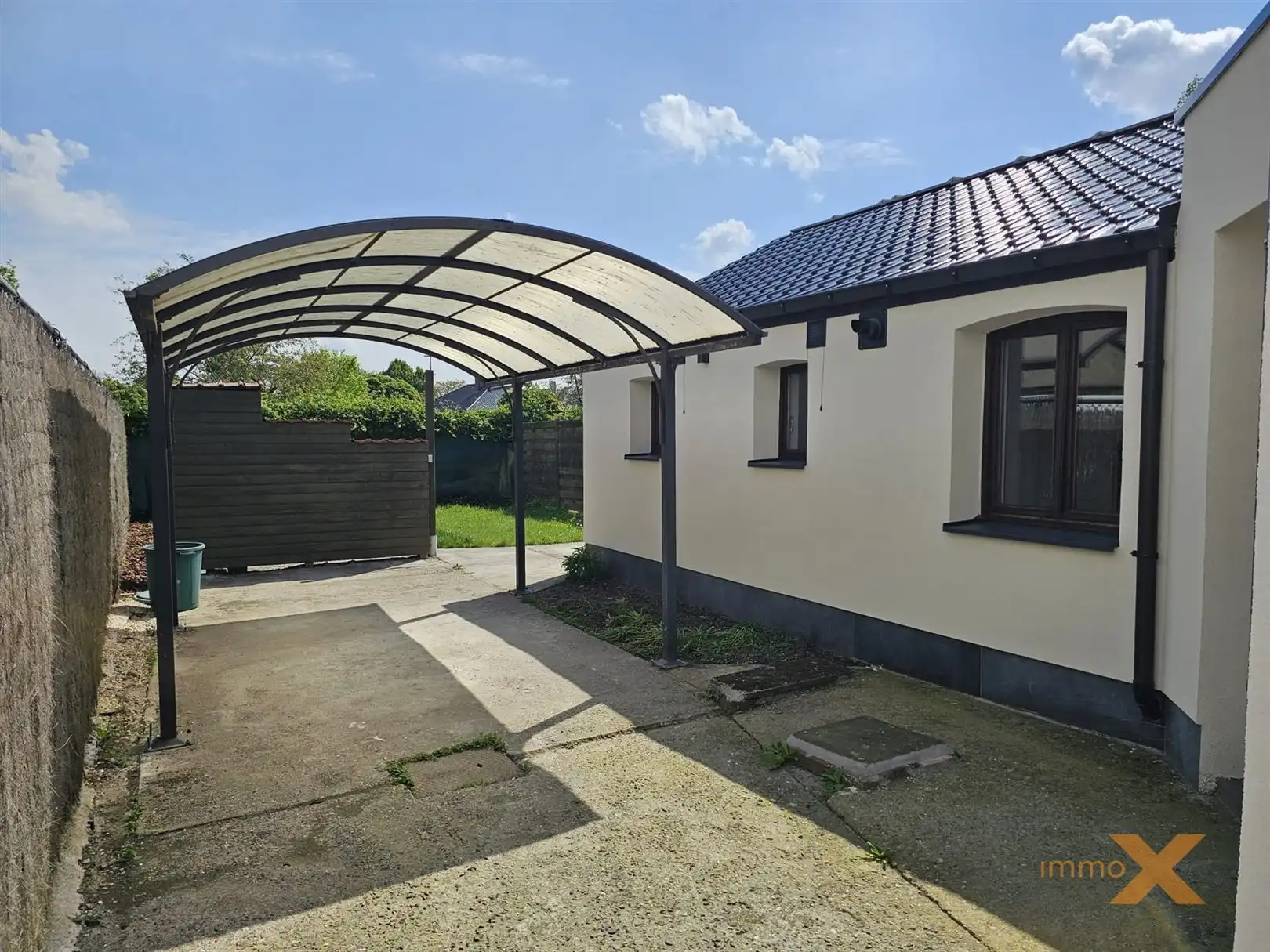 GEZELLIGE DORPSWONING MET TUINTJE foto 24