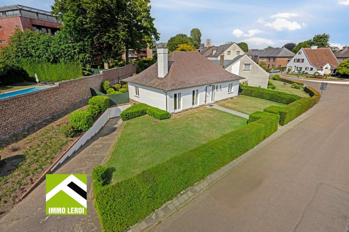 Gerenoveerde villa met 4 slaapkamers op topligging in Tongeren - EPC C! foto {{pictureIndex}}