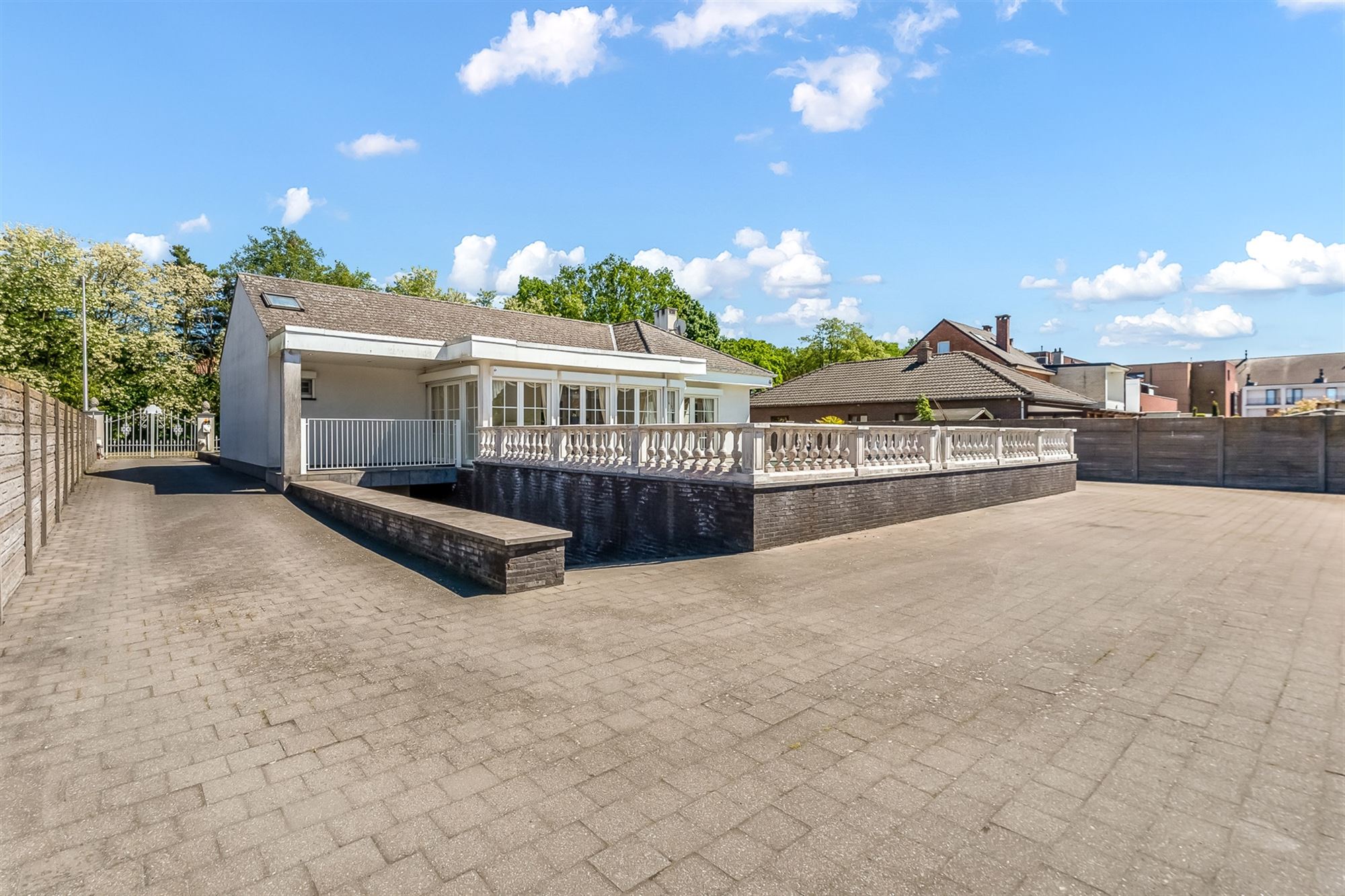 ENERGIEZUINIGE GELIJKVLOERSE WONING MET ZWEMBAD EN VRIJSTAANDE MAGAZIJNRUIMTE OP RUIM PERCEEL TE LEOPOLDSBURG foto 26
