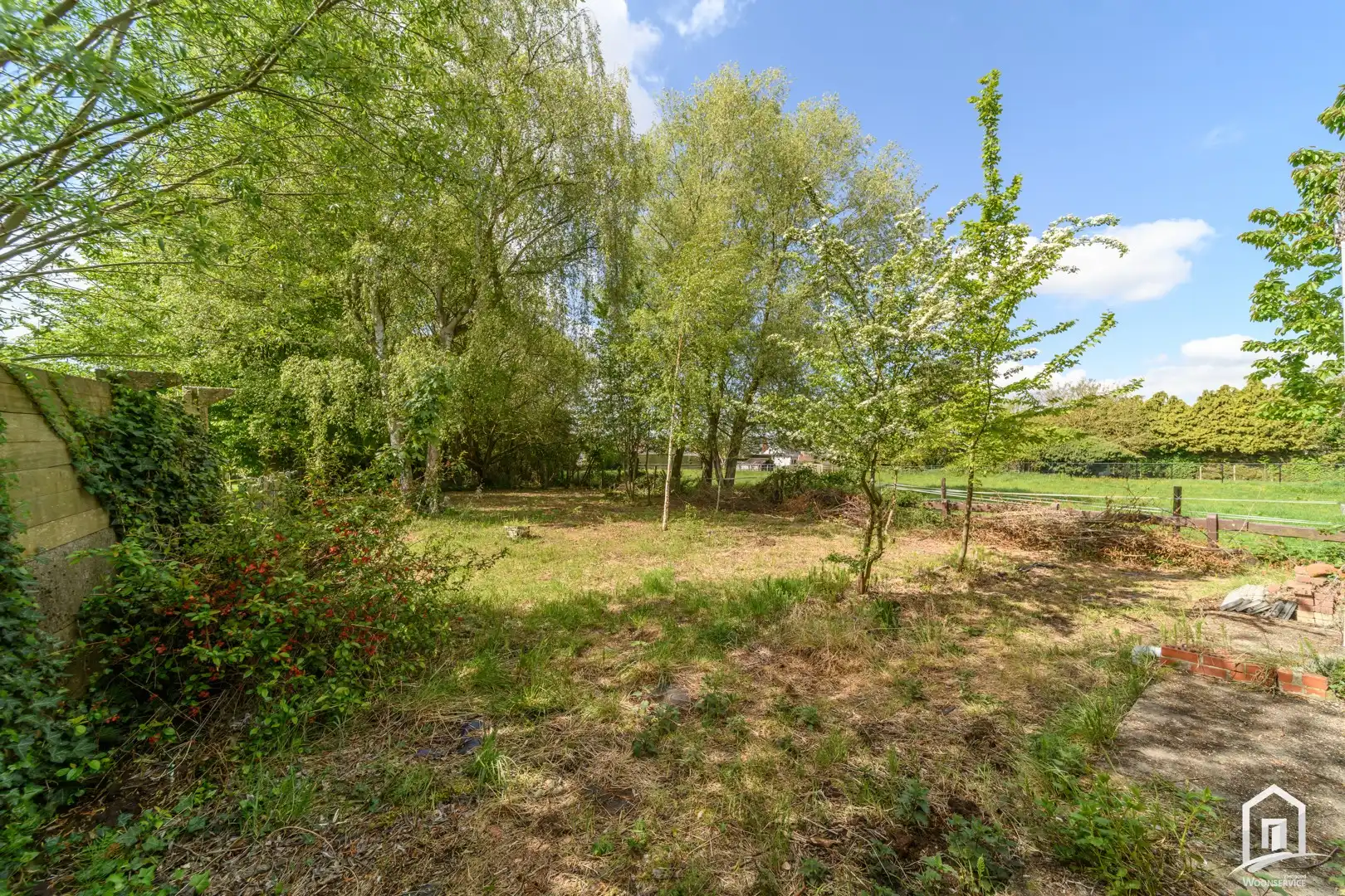Te renoveren gezinswoning met 2 slaapkamers en ruime tuin foto 16
