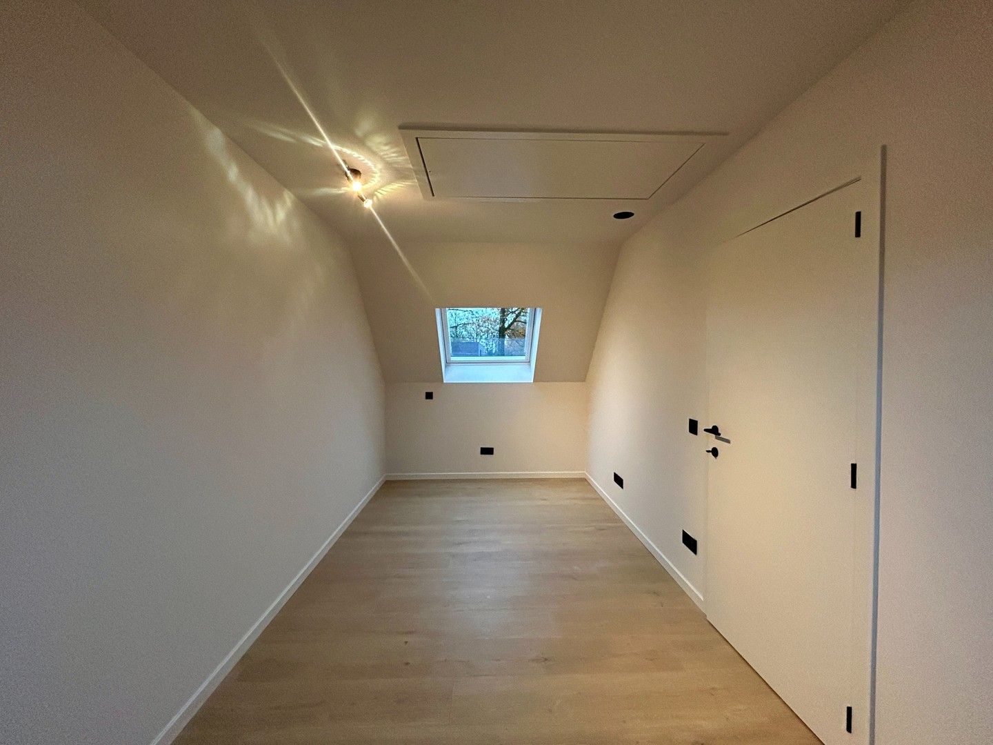 Prachtig gerenoveerde HOB met 3 slaapkamers te Rumbeke! foto 24