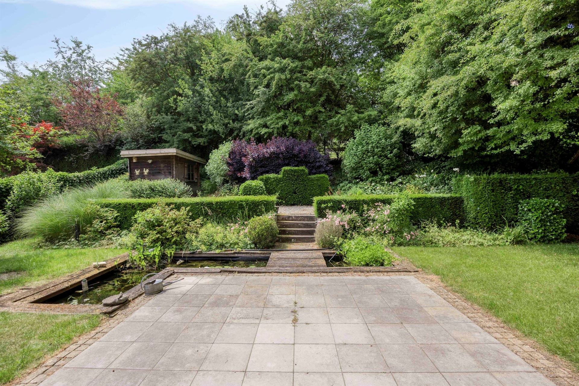 Prachtige moderne villa in rustige wijk foto 28