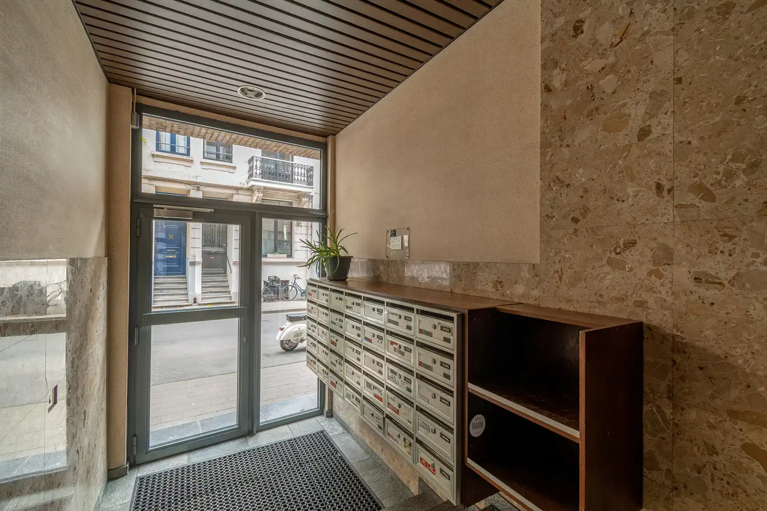 Instapklare en gemeubelde studio (30m²) op toplocatie aan het Harmoniepark - EPC B! foto 3