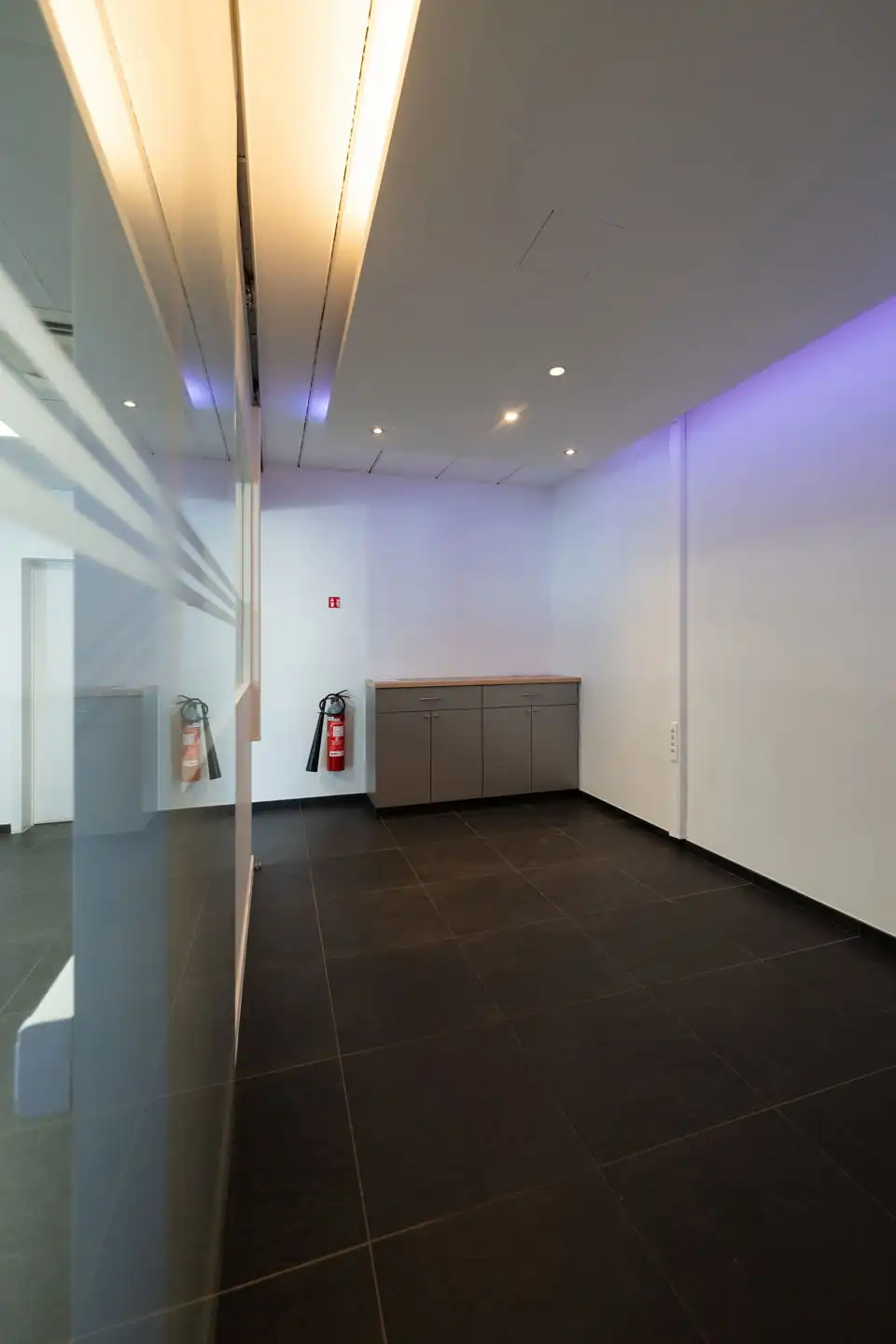 Te huur: bedrijfsunit met 360 m² magazijn en 144 m² kantoor foto 17