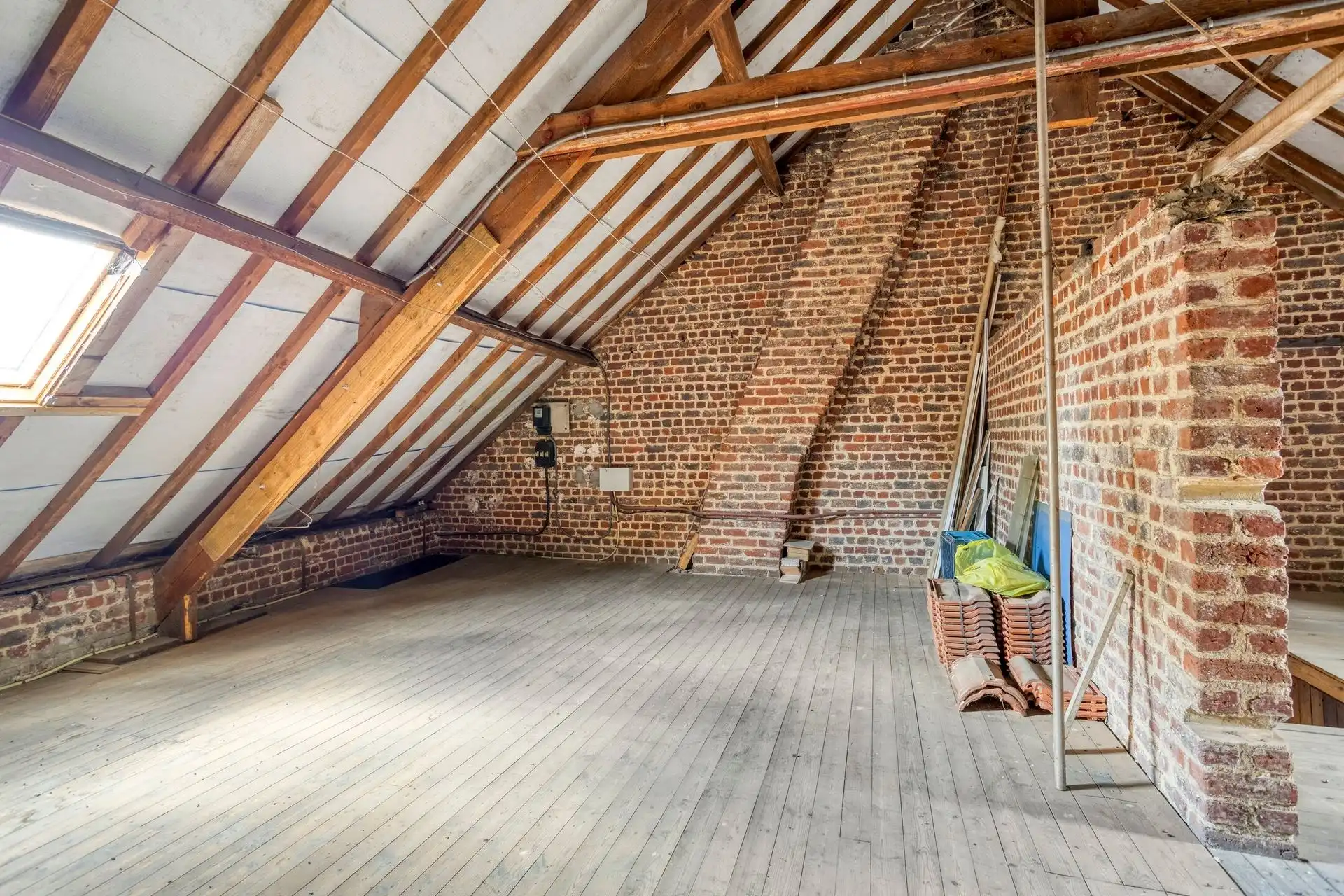 CENTRUM DWORP : groot atelier (+/-220m²) + woning op een perceel van 10are   foto 21