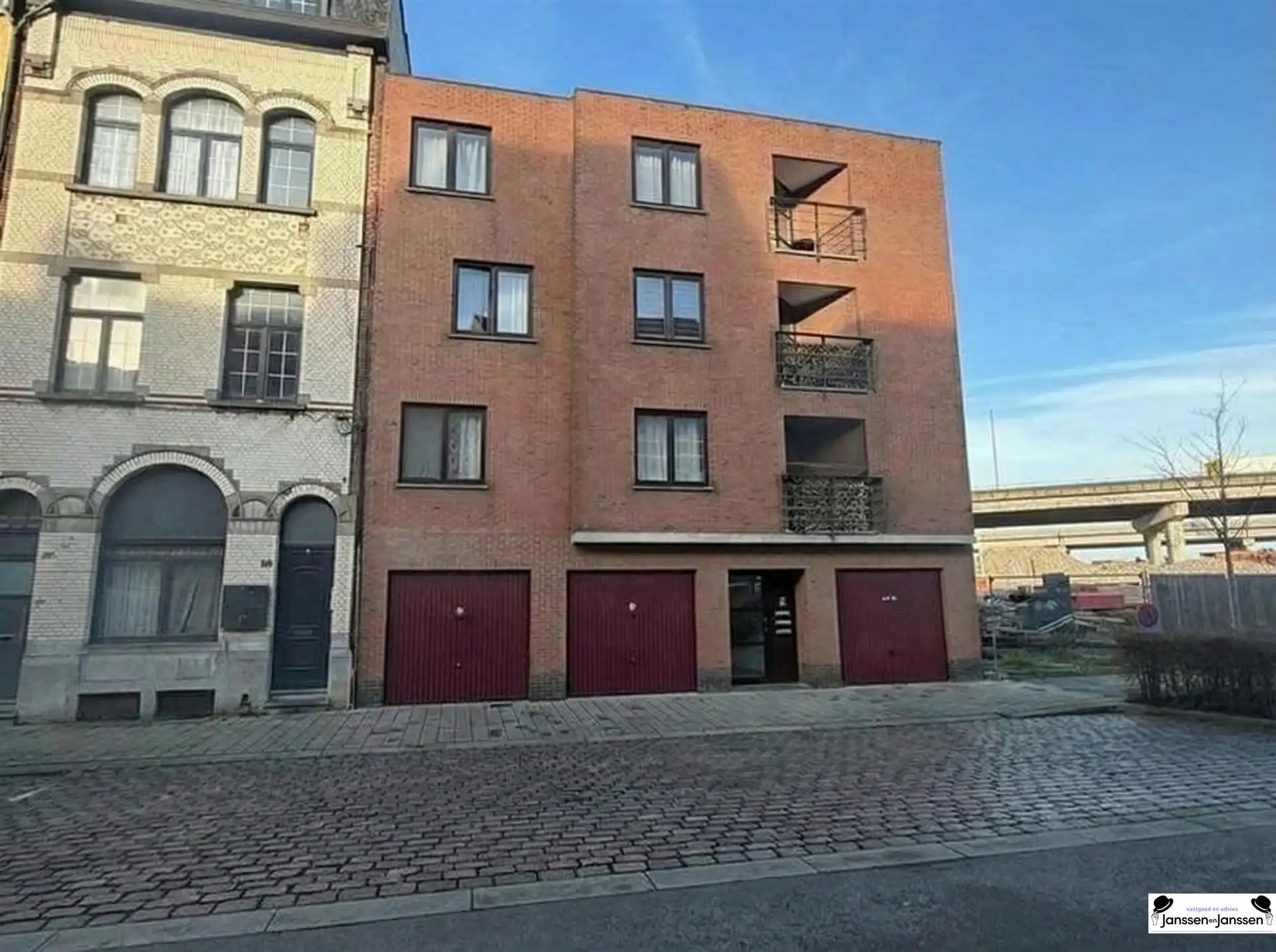 Centraal gelegen appartement met 2 slaapkamer  foto {{pictureIndex}}