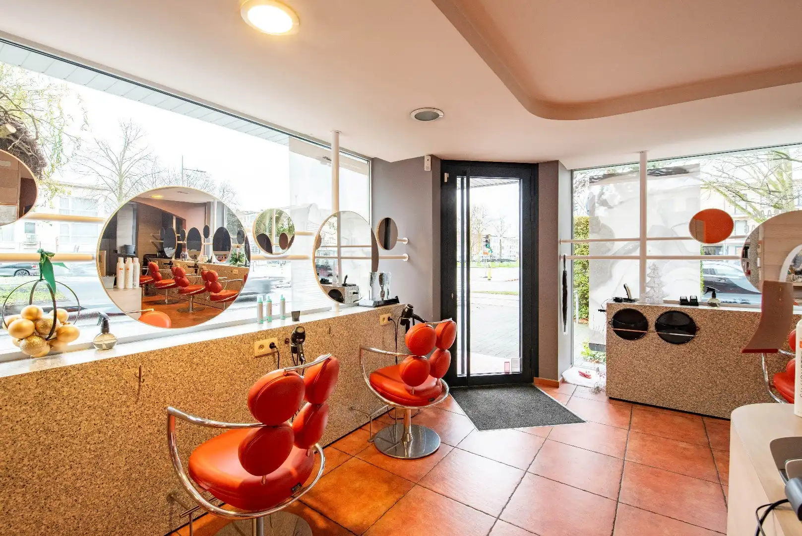 Uitzonderlijk hoekpand te Wilrijk foto 6