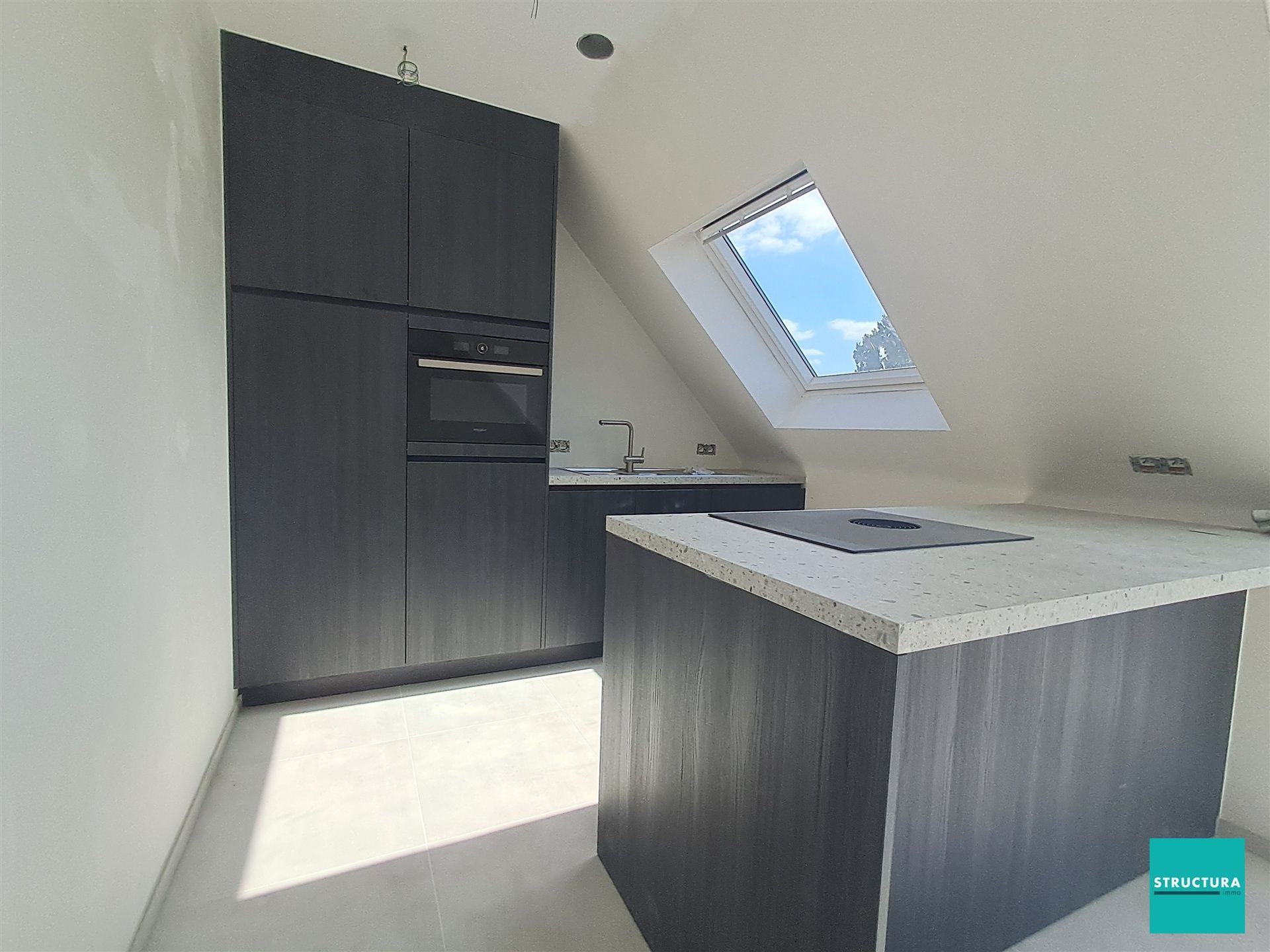 Nieuwbouw appartementen met 2 kamers en terras foto {{pictureIndex}}