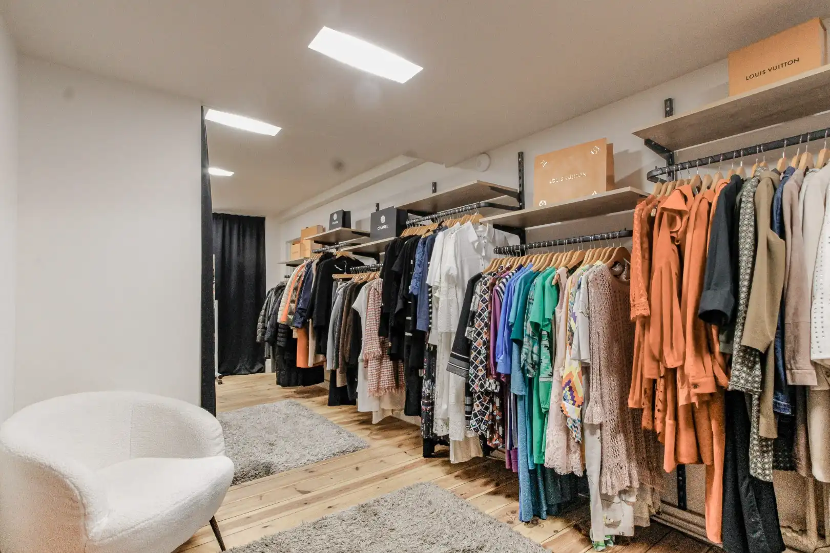 Handelspand te huur – overname handelsfonds luxe tweedehands kleding Dumortierlaan foto 14