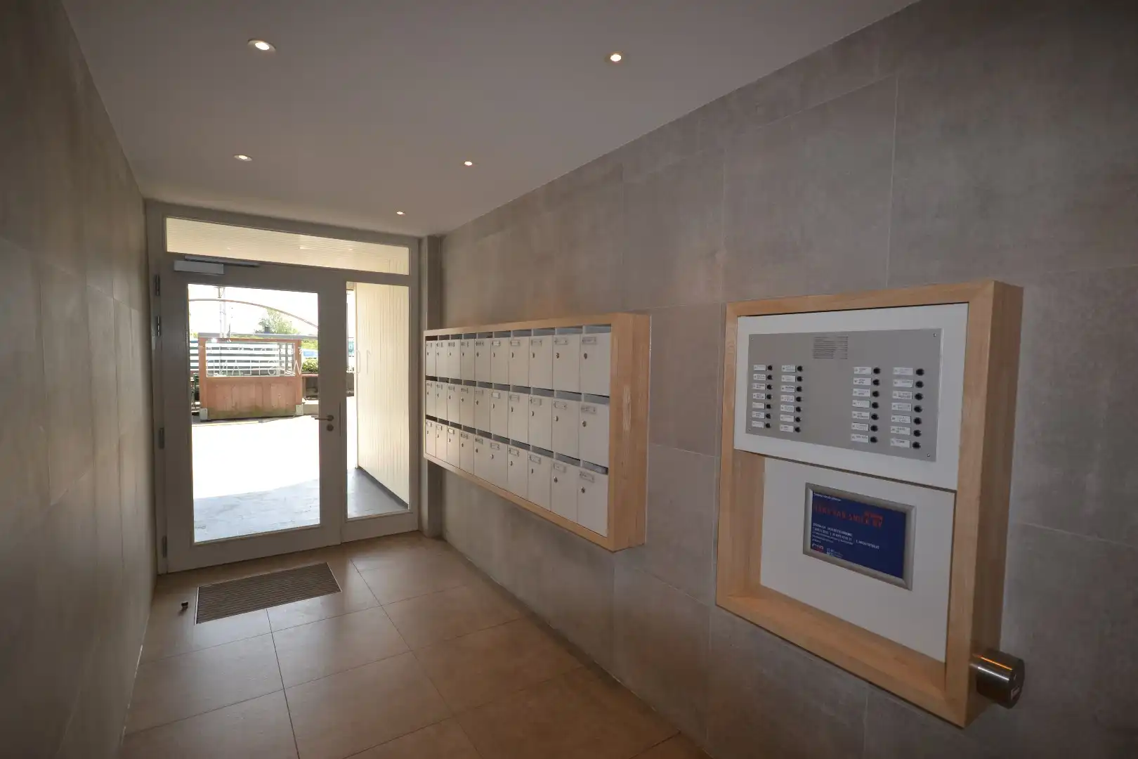 Zonnig 2 slaapkamer appartement op de zeedijk van Oostduinkerke ! foto 15