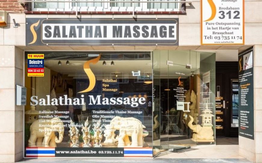 GOED GELEGEN COMMERCIEEL PAND OF KANTOOR foto {{pictureIndex}}