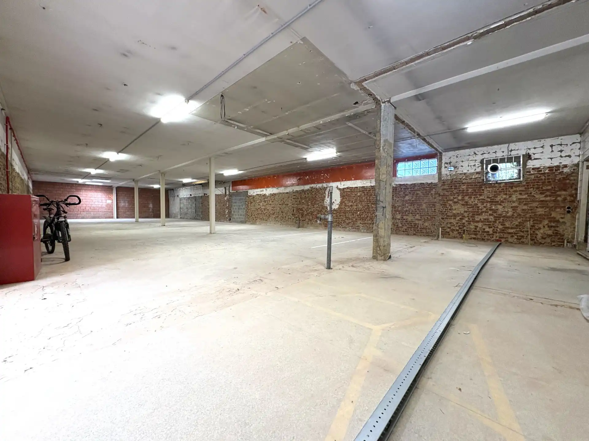 Opslagplaats in centrum Brakel foto 3
