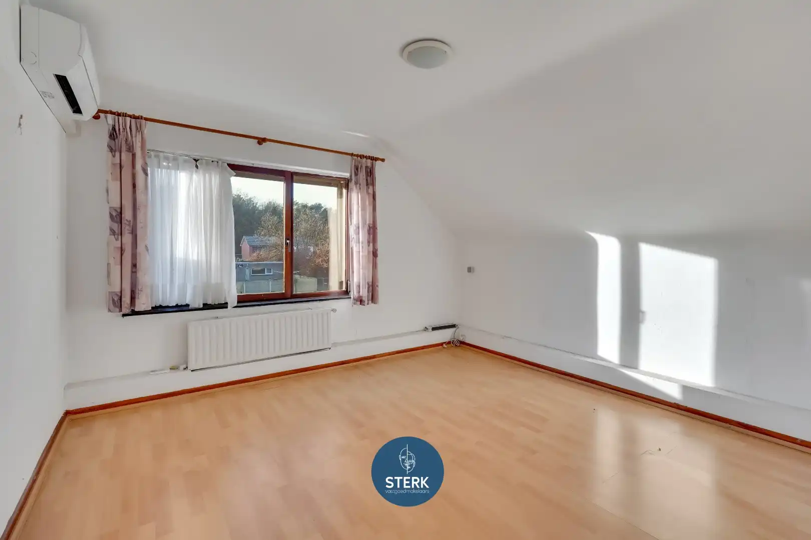 OP TE KNAPPEN GEZINSWONING OP EEN CENTRALE LOCATIE TE REKEM !  foto 10