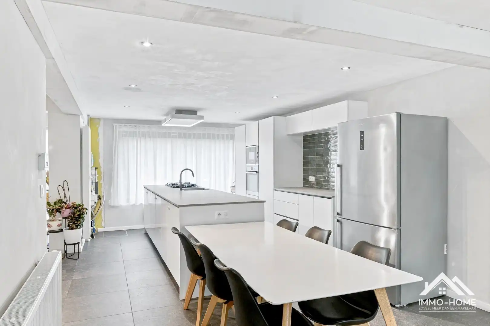 Prachtige gerenoveerde woning op een topligging in Sint-Amandsberg! foto 5