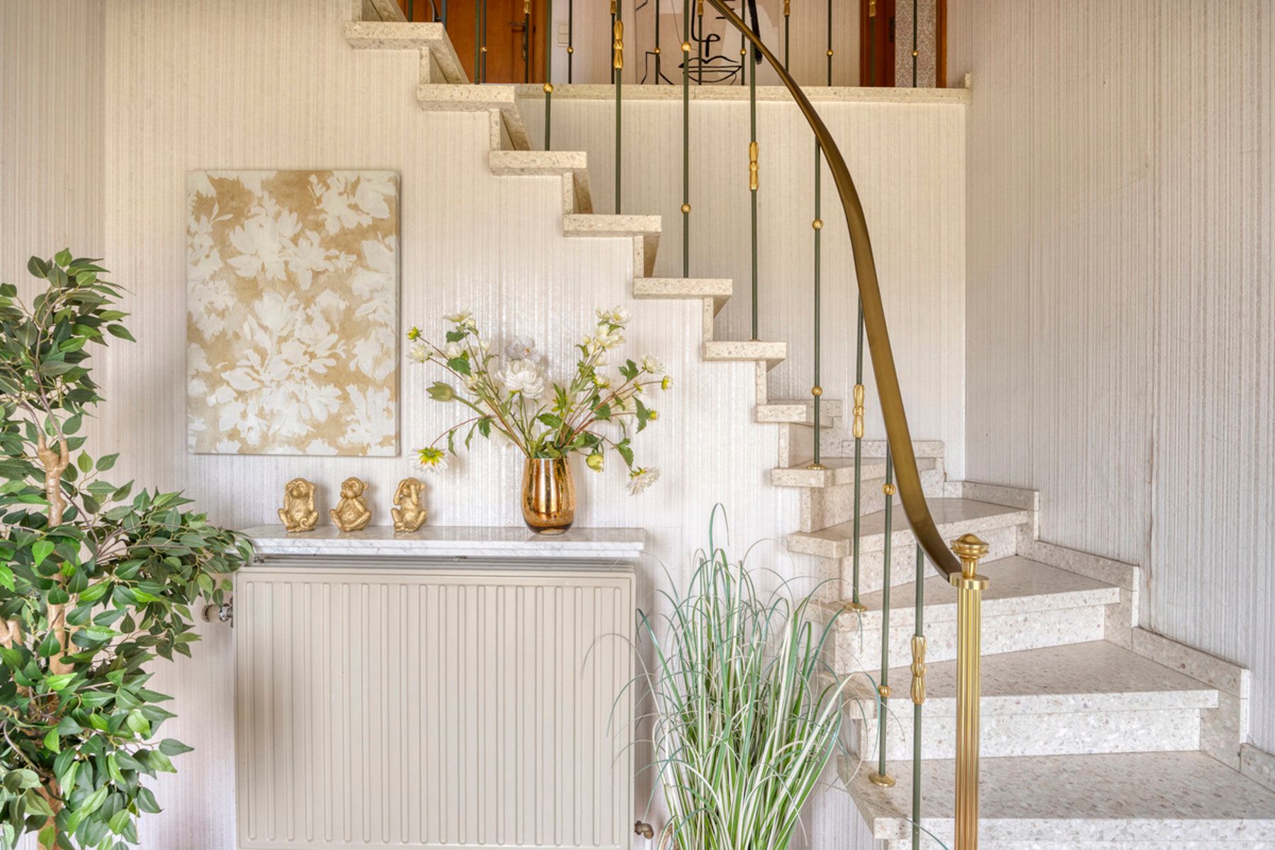 Ruime woning met potentieel op perceel van 13a70ca. foto 4