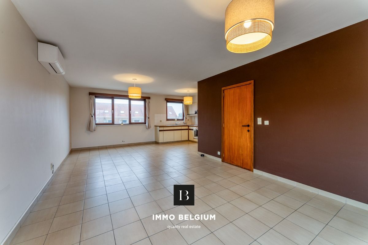 Halfopen, deels gerenoveerde woning op rustige locatie vlak bij zee foto 5