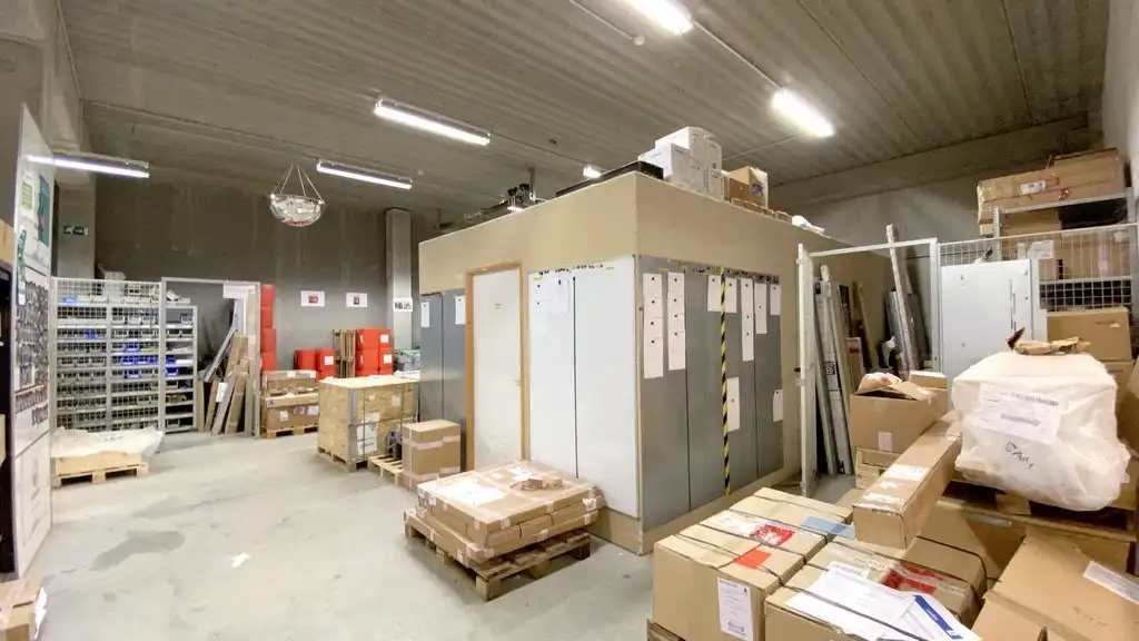 Kantoor met opslagruimte te huur in Burcht foto 14