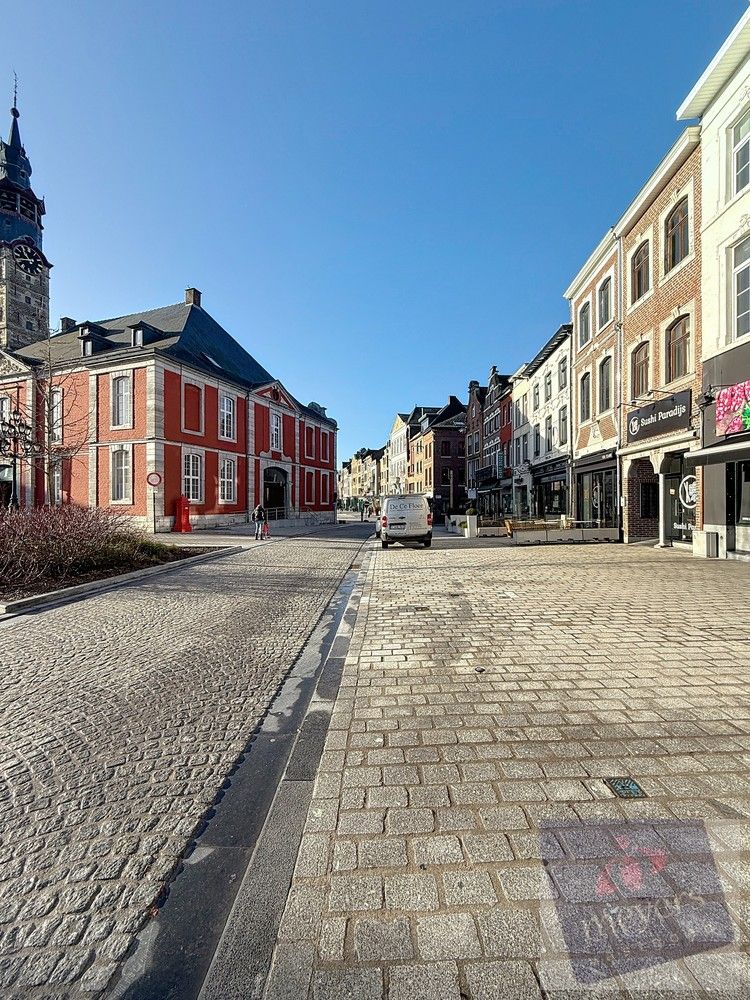 Handelspand te huur – Toplocatie op de Grote Markt in Sint-Truiden foto 4