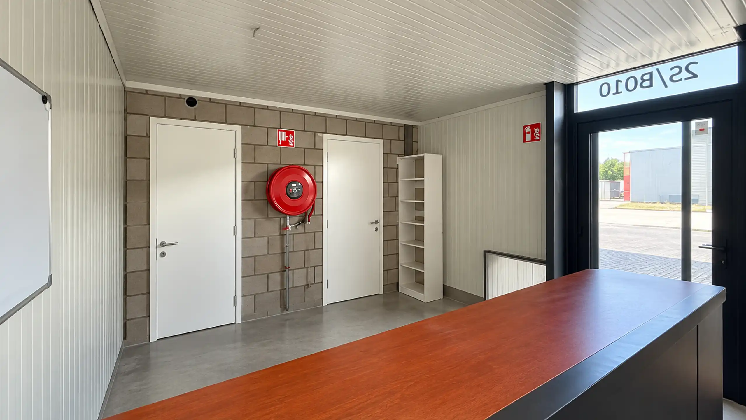Moderne KMO-unit van 180 m² + bureau te huur in Beringen! foto 11
