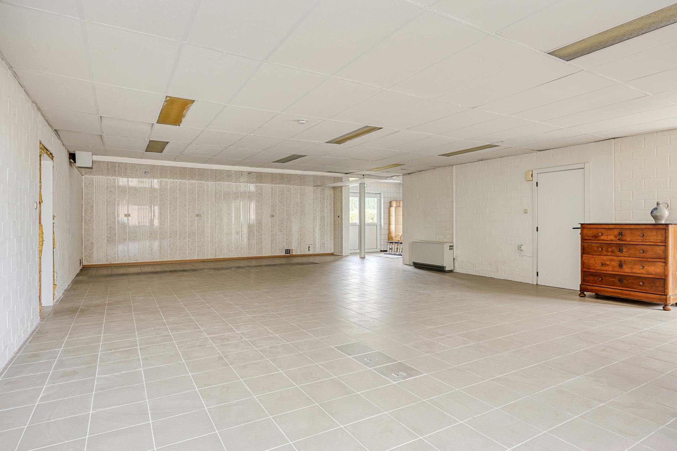 Ruime woning met tuin en handelsruimte of kantoor op glvl foto 24