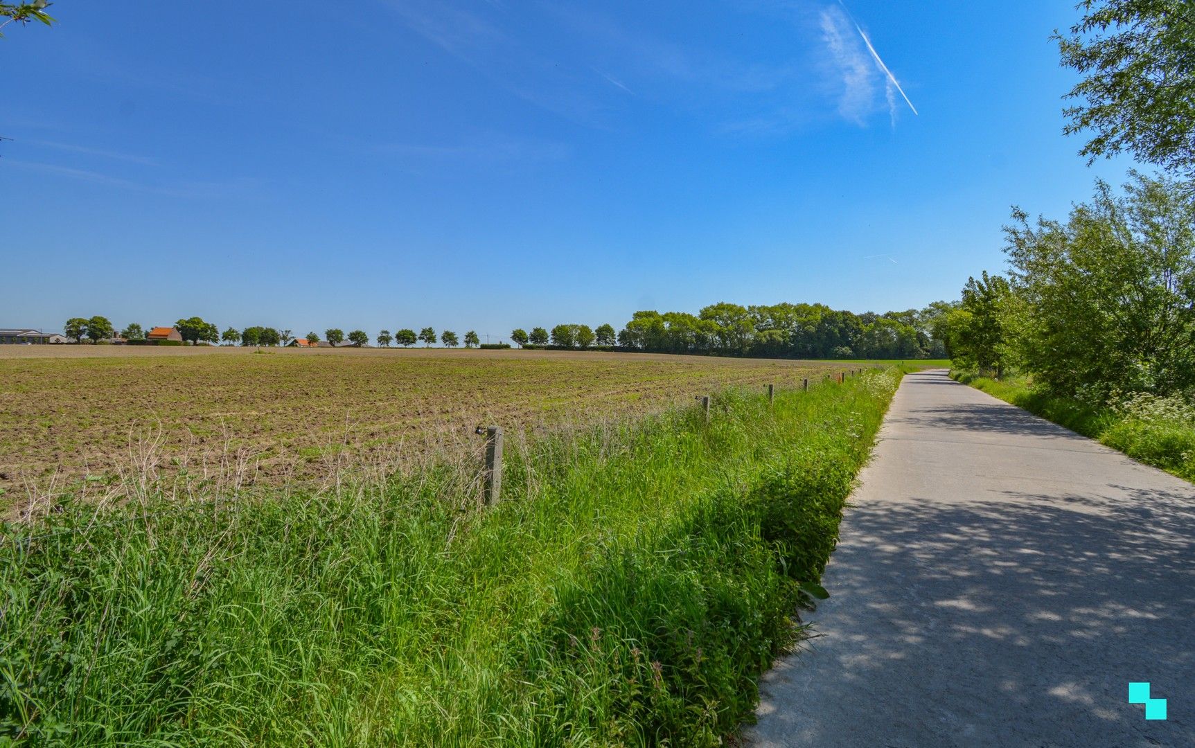 Te renoveren eengezinswoning met magazijn te Hooglede foto 3
