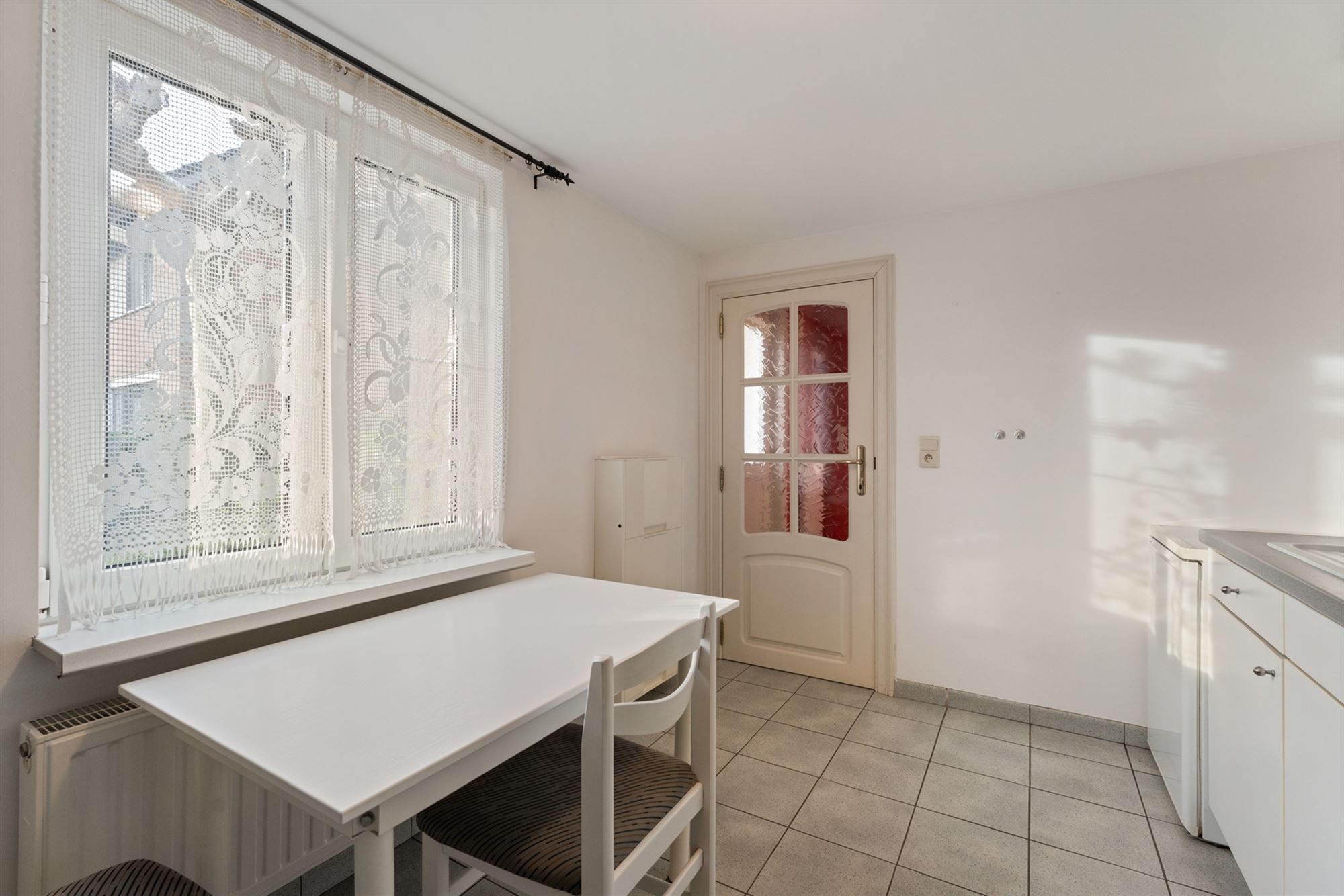 GOED ONDERHOUDEN WONING MET 2 SLAAPKAMERS RUSTIG GELEGEN OP EEN PERCEEL VAN 4A27CA TE LEOPOLDSBURG foto 10