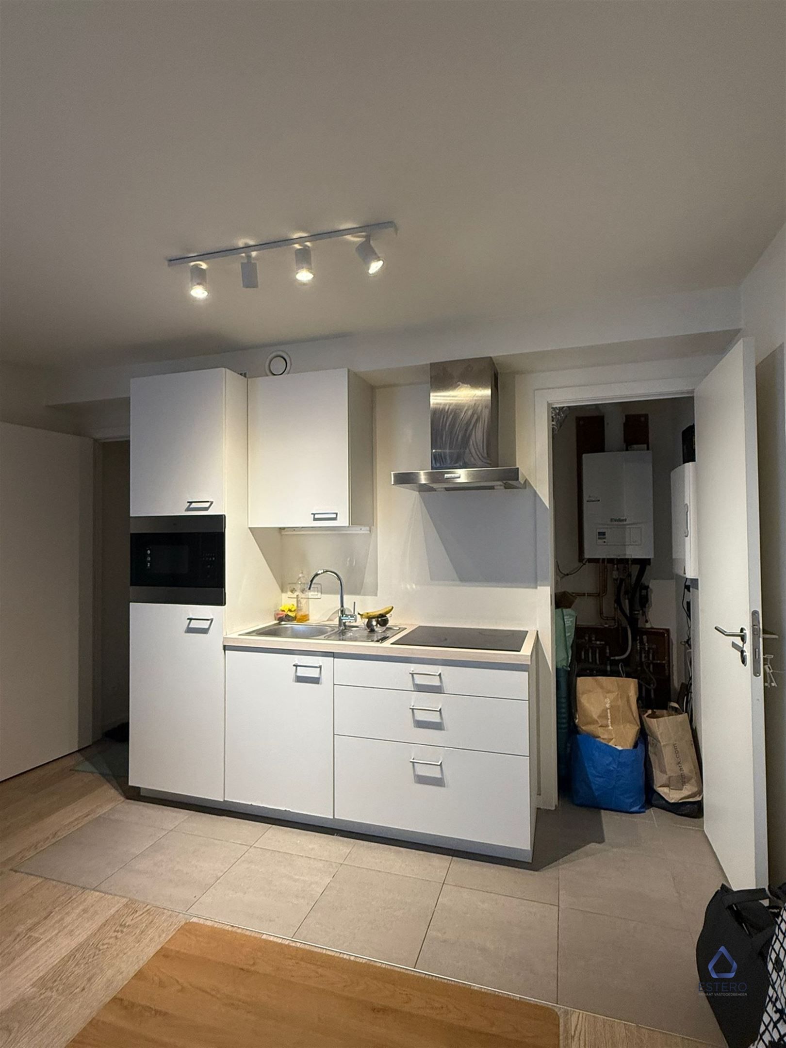 Moderne studio met terras en ondergrondse parking foto 6