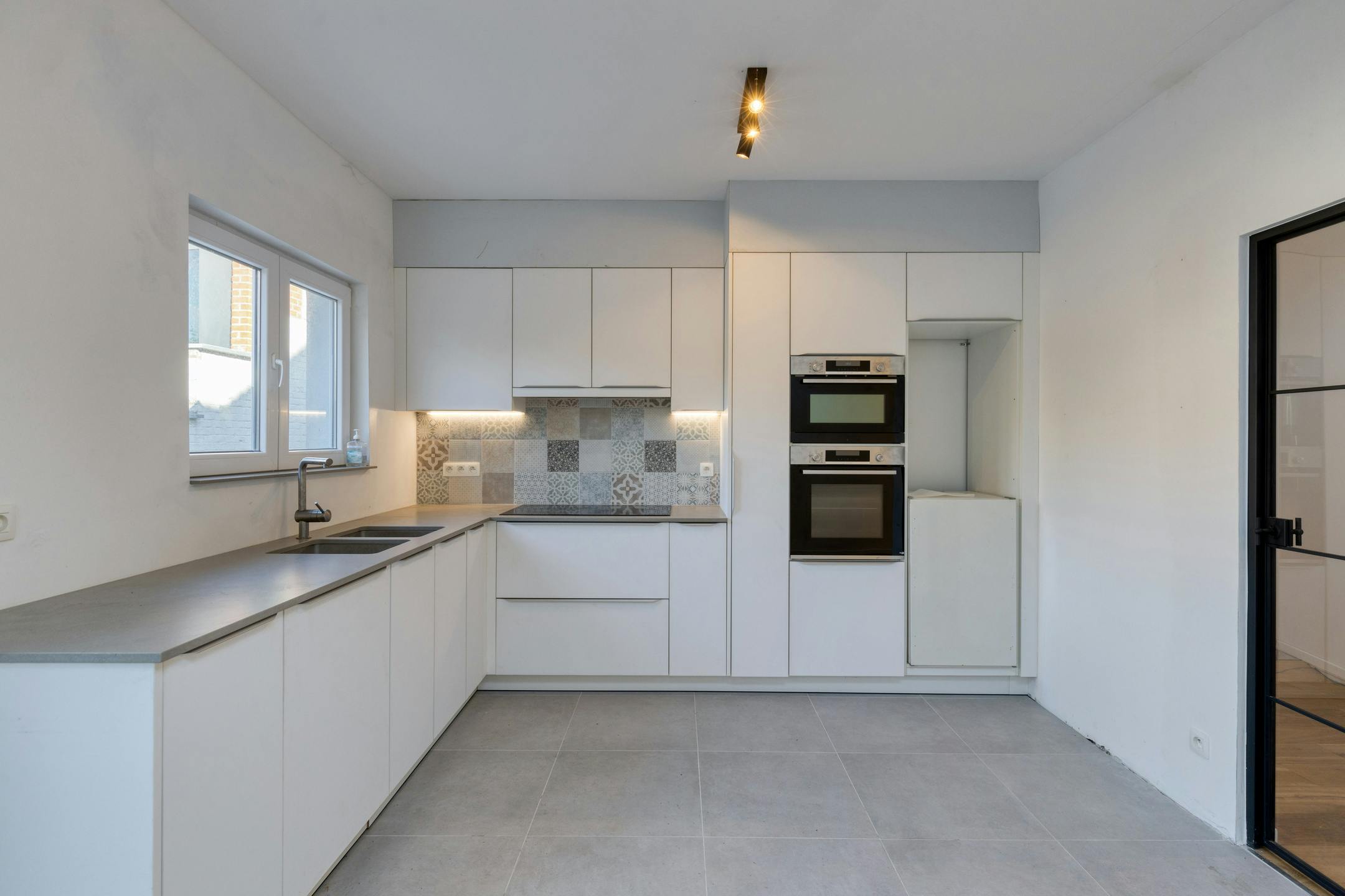 Te vernieuwen huis te koop in Kristus Koning te Brugge foto 8