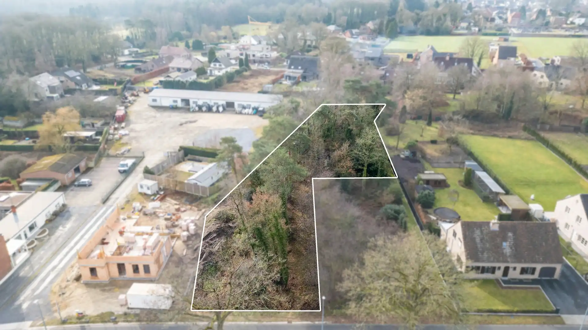 Bouwgrond voor open bebouwing 17a 37ca te As foto {{pictureIndex}}