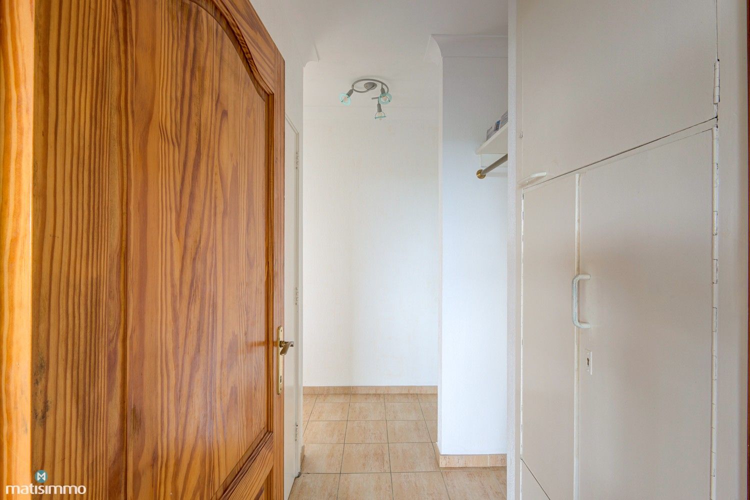 INSTAPKLAAR APPARTEMENT MET 2 SLAAPKAMERS EN WEIDS UITZICHT NABIJ STADSCENTRUM GENK foto 17