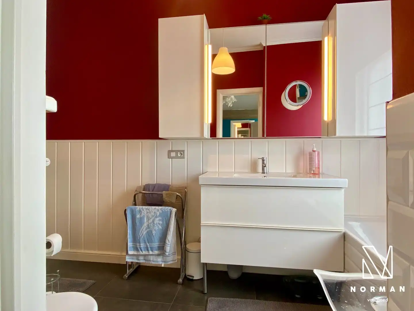 Instapklare woning met grote garage en uitweg in Harelbeke! foto 13